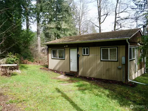 10507 Edgewood Dr, Anderson Island, WA 98303