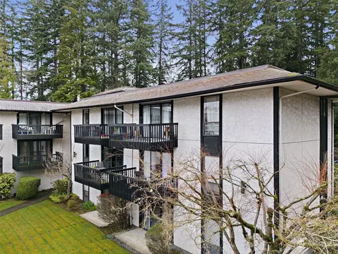 19409 56th Ave W #101, Lynnwood, WA 98036