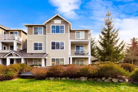 2990 SW Raymond St #201, Seattle, WA 98126