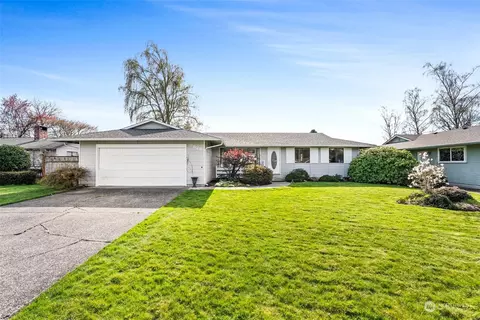3825 Cherrywood St, Longview, WA 98632