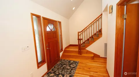 Entry Way - 371 E Cronquist Rd, Allyn, WA 98524 photo 1 of 3