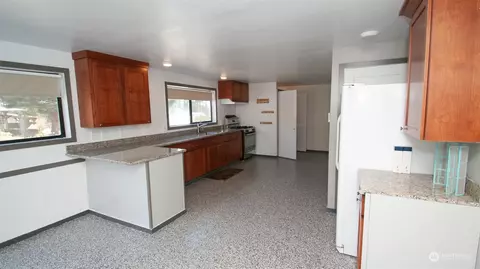 Kitchen - 371 E Cronquist Rd, Allyn, WA 98524 photo 6 of 7