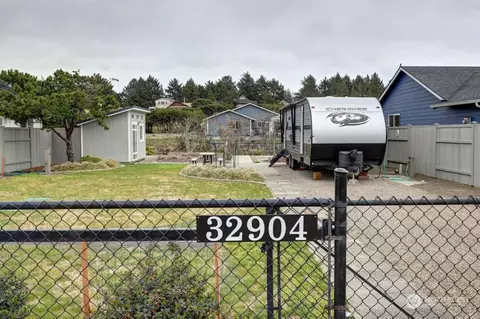 32904 G Pl, Ocean Park, WA 98631