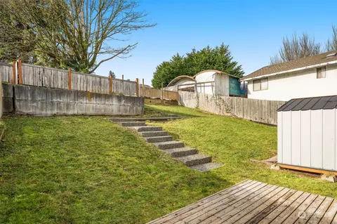 Exterior - 558 E Marine View Dr, Everett, WA 98201 photo 2 of 3
