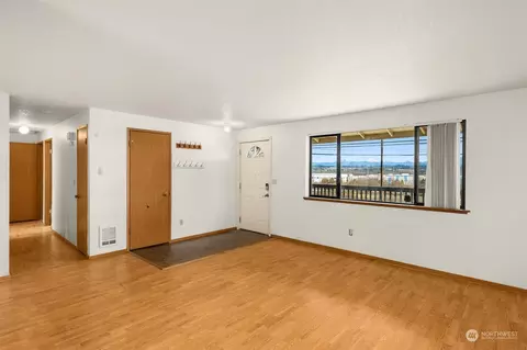 Other - 558 E Marine View Dr, Everett, WA 98201 photo 3 of 9