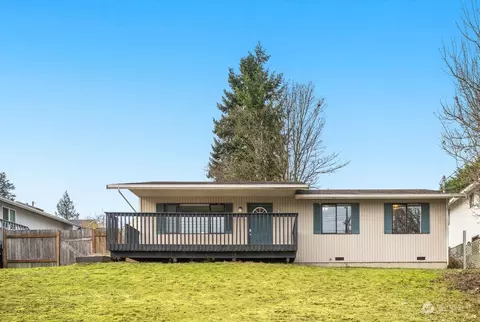 558 E Marine View Dr, Everett, WA 98201