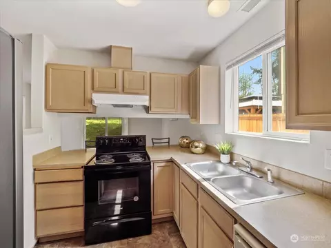 Kitchen - 19927 14th Ave E, Spanaway, WA 98387 photo 3 of 3