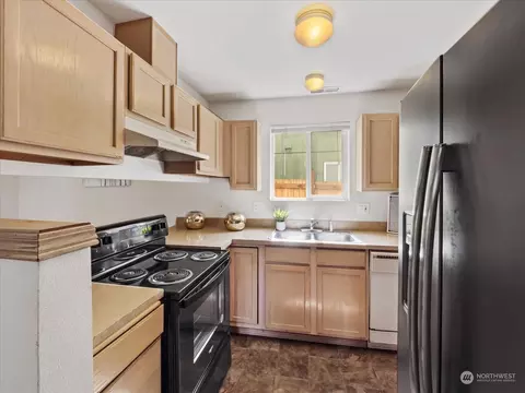 Kitchen - 19927 14th Ave E, Spanaway, WA 98387 photo 1 of 3