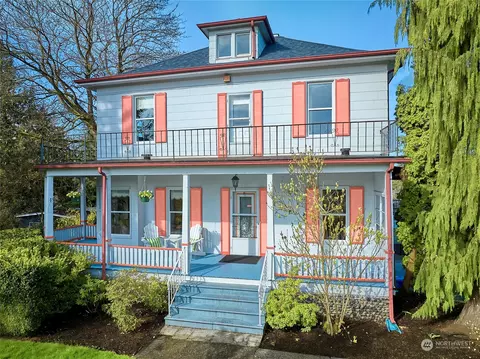 9039 Corliss Ave N, Seattle, WA 98103