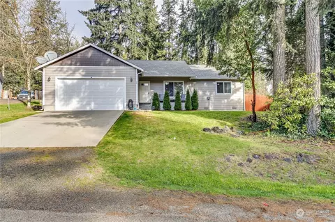 30 NE Santa Maria Ln, Belfair, WA 98528