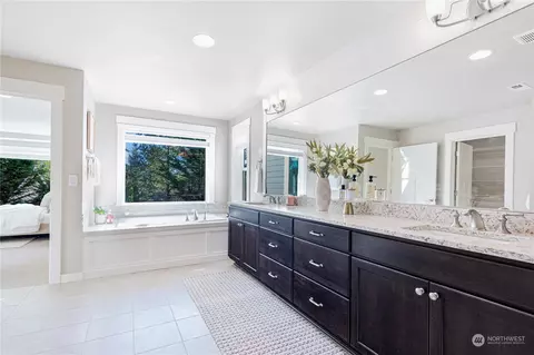 Bath - 9929 NE 158th St, Bothell, WA 98011 photo 3 of 5