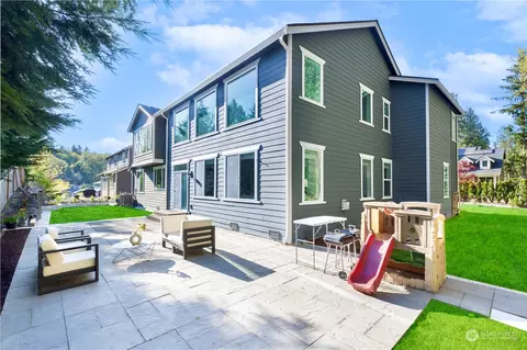 Exterior - 9929 NE 158th St, Bothell, WA 98011 photo 2 of 3