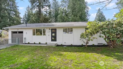 5804 203rd St SW, Lynnwood, WA 98036
