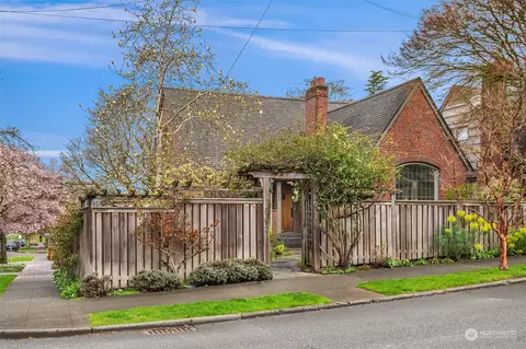 1802 E Lynn St, Seattle, WA 98112