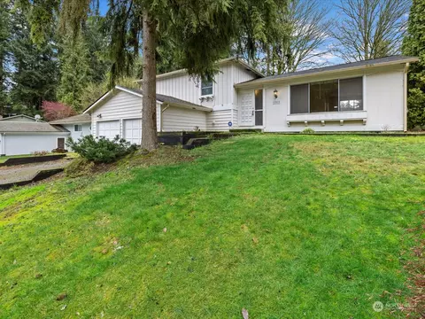 12515 NE 137th Pl, Kirkland, WA 98034