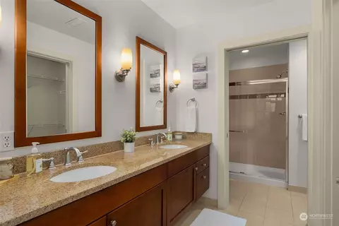 Bath - 75 Pine St #204, Edmonds, WA 98020 photo 1 of 2