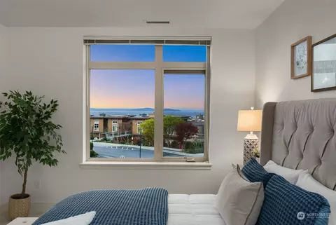 Living - 75 Pine St #204, Edmonds, WA 98020 photo 4 of 5