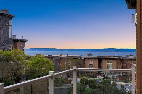 75 Pine St #204, Edmonds, WA 98020