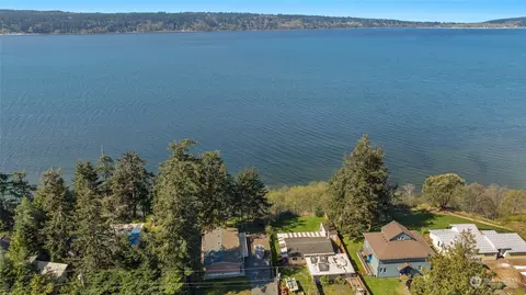 1901 E Harbor Sands Ln, Freeland, WA 98249