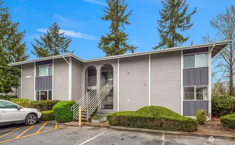 17310 NE 45th St #123, Redmond, WA 98052