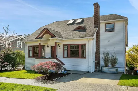 5639 47th Ave SW, Seattle, WA 98136