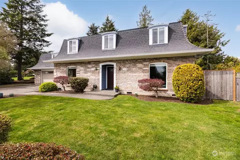 12483 Patricia Ln, Burlington, WA 98233