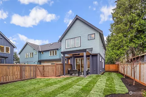 7335 122nd Ave NE, Kirkland, WA 98033