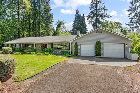 30 Country Club Dr, Longview, WA 98632