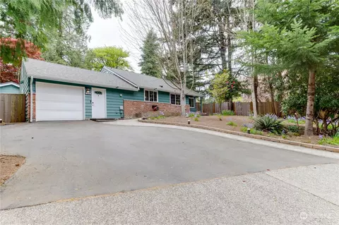 575 Mountainside Dr SW, Issaquah, WA 98027