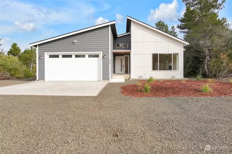 368 S Wynoochee Dr SW, Ocean Shores, WA 98569