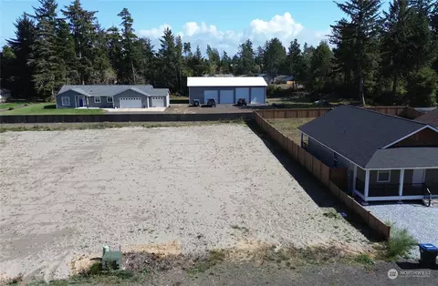 1310 S Melbourne Ct, Westport, WA 98595