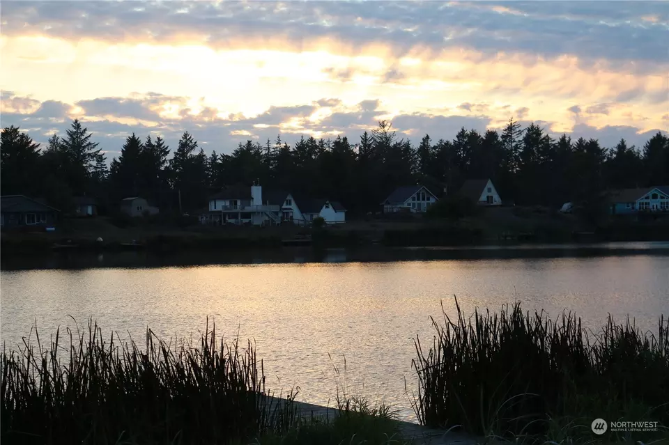  661 Lake Island Ave SE, Ocean Shores, WA 98569 photo 2