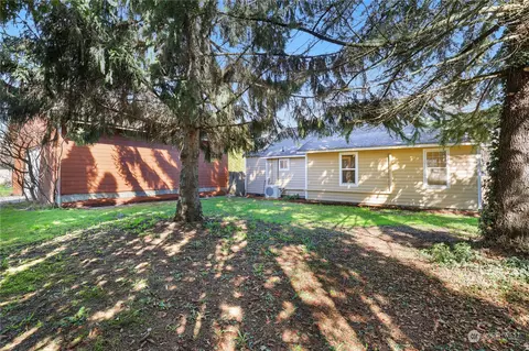 Exterior - 411 Eldredge Ave SW, Orting, WA 98360 photo 9 of 11