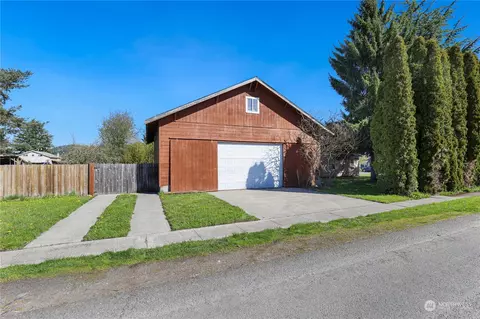 Exterior - 411 Eldredge Ave SW, Orting, WA 98360 photo 7 of 11