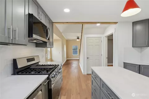 Kitchen - 411 Eldredge Ave SW, Orting, WA 98360 photo 9 of 9