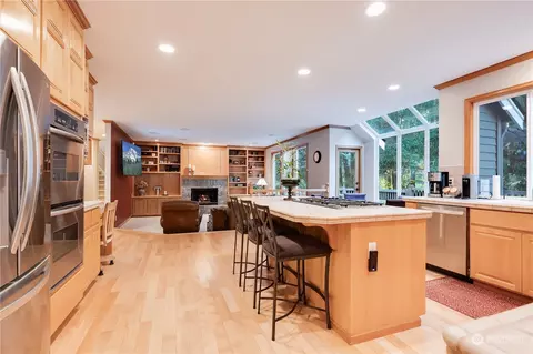 Kitchen - 4715 176th St SE, Bothell, WA 98012 photo 7 of 8