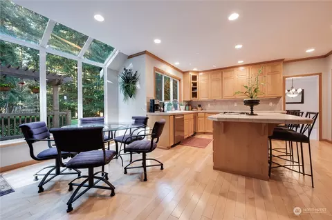 Kitchen - 4715 176th St SE, Bothell, WA 98012 photo 4 of 8