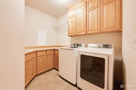 Kitchen - 4715 176th St SE, Bothell, WA 98012 photo 8 of 8