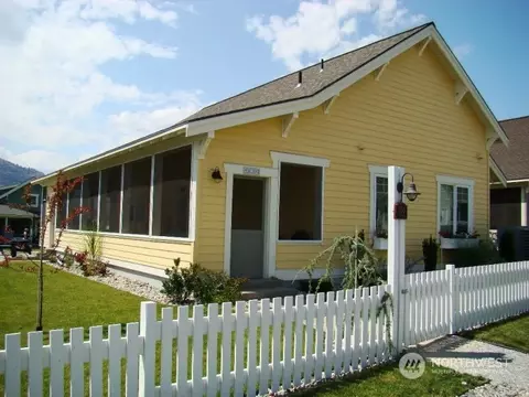 106 Bootlegger Ln, Oroville, WA 98844