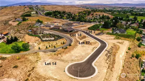 608 Vista Del Sol, Selah, WA 98942