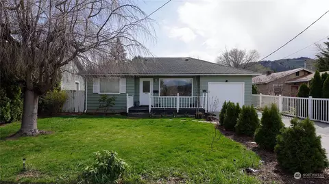 1021 Castlerock Ave, Wenatchee, WA 98801