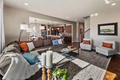 Living - 3632 129th Pl SE, Everett, WA 98208 photo 3 of 4