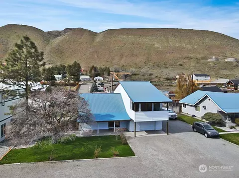 146 Warren Ave W, Pateros, WA 98846
