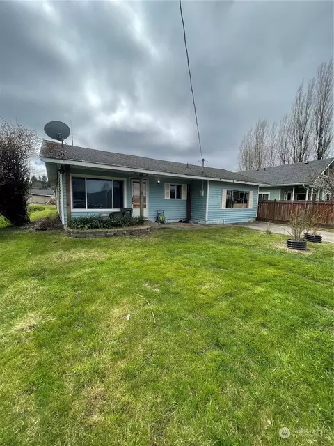 526 California St, Raymond, WA 98577