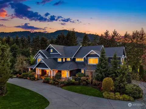 9935 239th Ln SE, Issaquah, WA 98027