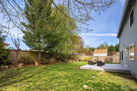 Exterior - 5123 150th St SE, Everett, WA 98208 photo 6 of 8