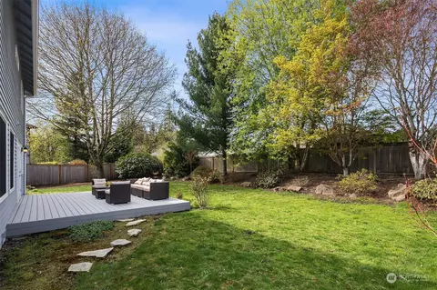 Exterior - 5123 150th St SE, Everett, WA 98208 photo 5 of 8