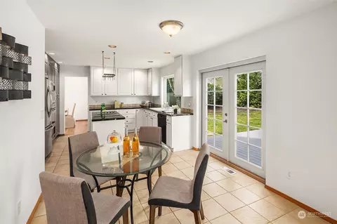 Dining - 5123 150th St SE, Everett, WA 98208 photo 4 of 4