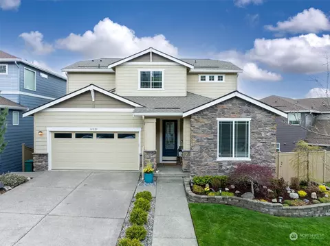 34220 SE Satterlee St, Snoqualmie, WA 98065
