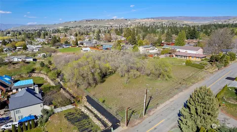 15 15th St, East Wenatchee, WA 98802